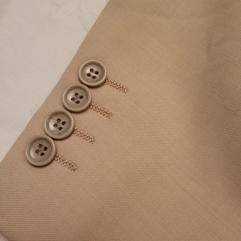 Mantoni 40S Blazer Tan Wool 2 Button Academia Preppy Unstructured Professional